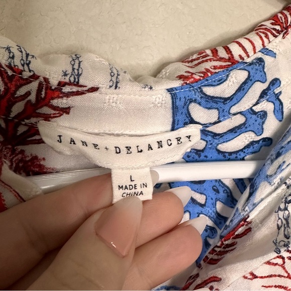 Jane and Delancey White Button Front Shirt with Red & Blue Coral Print Size L - Picture 2 of 3